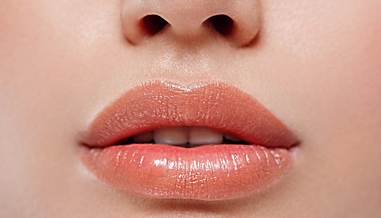 Los riesgos del labial dilatador: la última moda estética en adolescentes